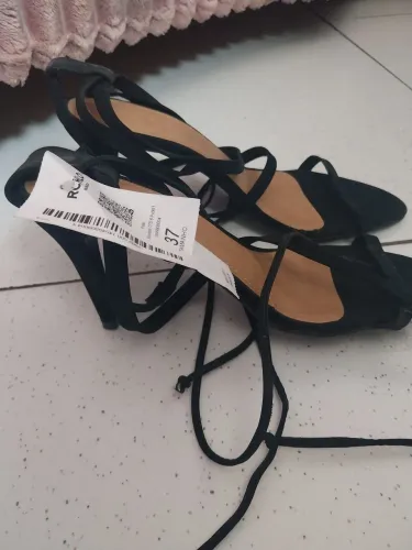 Sandália feminina nova 37