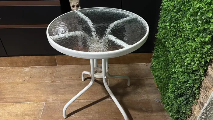 Mesa redonda tampo vidro para jardim