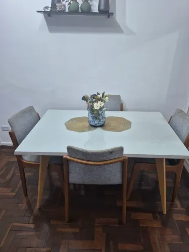 Mesa com 4 Cadeiras