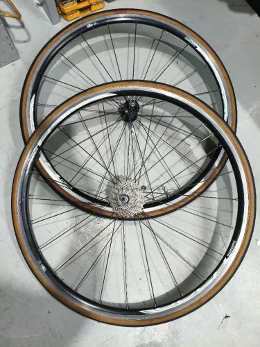 Par de rodas bicicleta Speed Shimano R500 com pneus 700x25