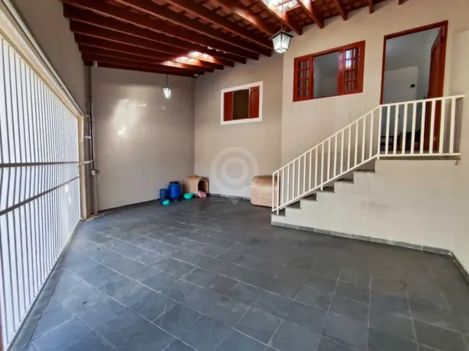 Casa : / Comercial / Jardim Santa Filomena