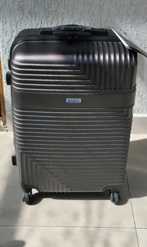 Mala de Viagem Média InUSA Resilience 24" Rígida Rodas 360° - Nova com Etiqueta