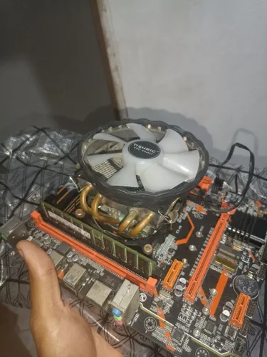 Placa mãe X99 Qiyida E5-H9 + Xeon E5 2670 V3 + 1x 16GB DDR4