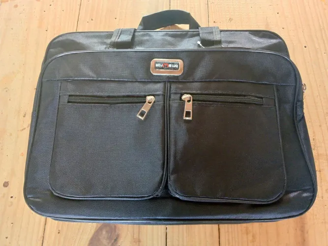 Bolsa tipo maleta executiva em nylon