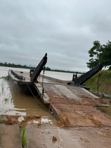 Embarcação tipo Balsa não Motorizada