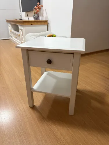 Mesa de cabeceira madeira branca