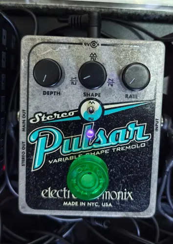 Pedal Electro-Harmonix Pulsar Tremolo