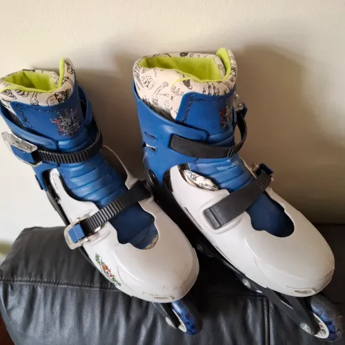Patins Roller ajustável 33 ao 36 bem conservado