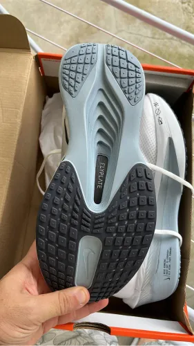Tênis Nike Zoomfly 6