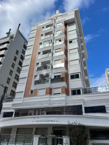 Apartamento Mobiliado para Locação no Centro de Florianópolis - 2 Quartos | 1 Suíte | 1 Va