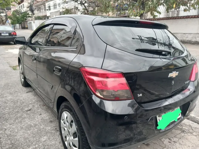 Chevrolet Onix Hatch LT 1.4 8V Flex Power Mec. 4P 2015