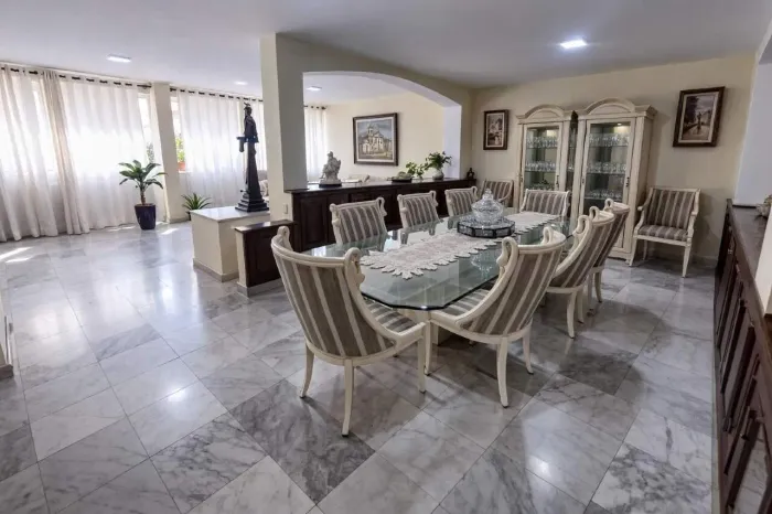 Apartamento para locação no Boqueirão 300 m² de área útil | 5 dormitórios | a 100 metros