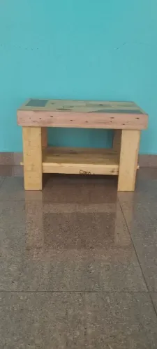 Mesa de centro em madeira (reaproveita) 60x40x40mento de paletes)
