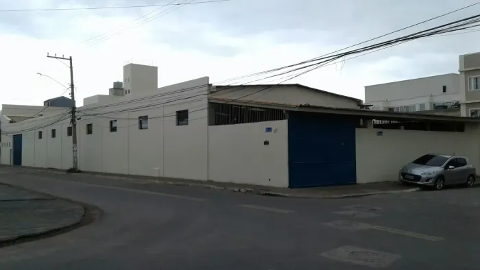 Imóvel para aluguel e venda tem 1200 metros quadrados em Parque Aeroporto - Macaé - RJ
