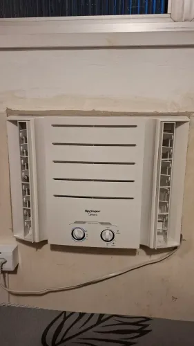 Ar condicionado Midea 7500 BTUs 127V Seminovo