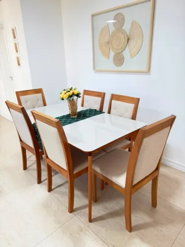 Mesa de Jantar + Seis cadeiras