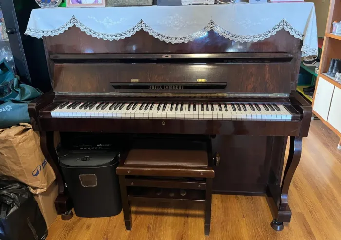 Piano Fritz Dobbert vertical Único Dono