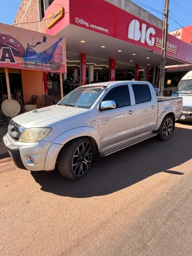 Toyota Hilux CD SRV D4-d 4X4 3.0 TDI Diesel AUT 2011