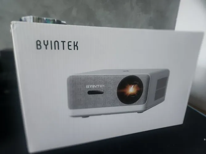 Projetor byintek love u14