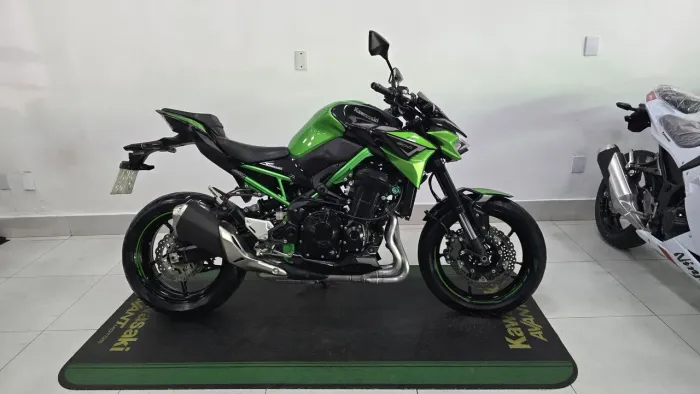KAWASAKI Z900