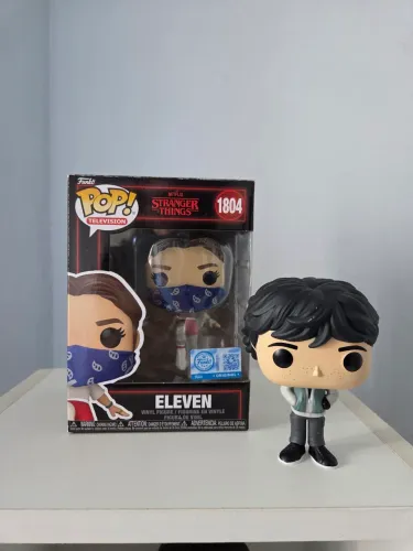 Funko pop Stranger Things + brinde