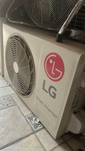 Ar-condicionado LG Smart Inverter 9.000 BTUs - Quente e Frio - 220V