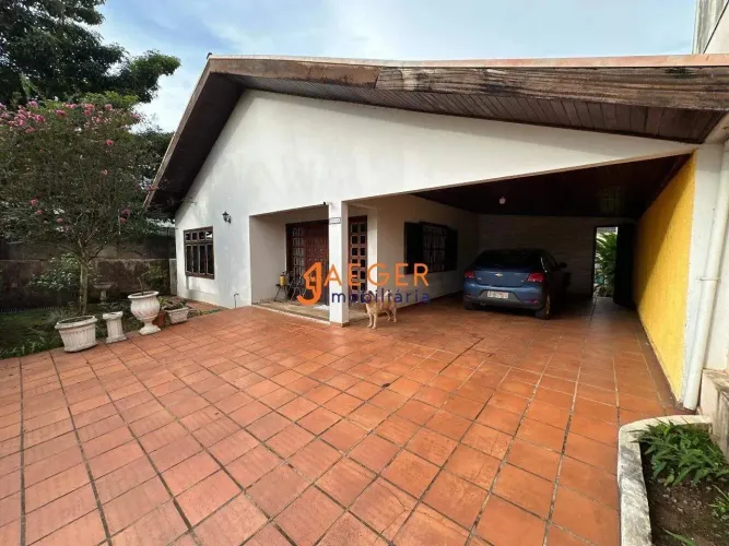 Venda de casa com 3 Quartos, sendo 1 Suíte na Av, farquar perto do CPA - Por R$ 1.500.000,