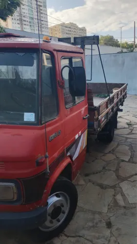 Vendo caminhão 608 D