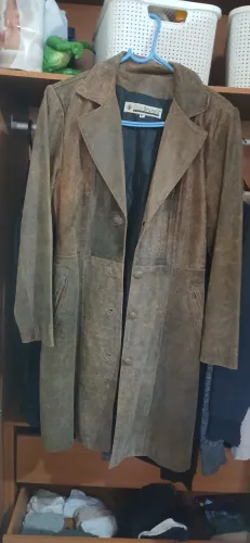 Vendo sobretudo de couro Feminino 