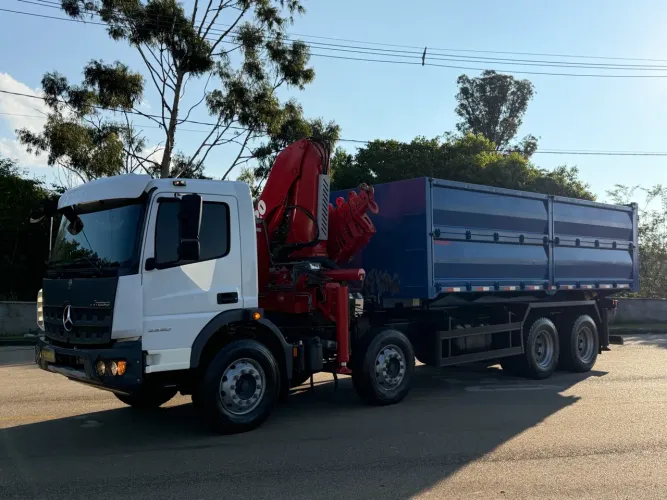 Mercedes Benz 3330 8x4 Munck fachini caçamba agrícola 