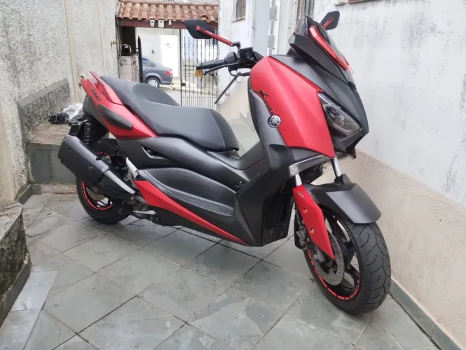 X Max 250 