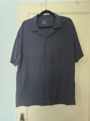 2 camisas e uma camiseta