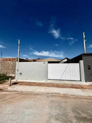 CASA À VENDA - OPORTUNIDADE!