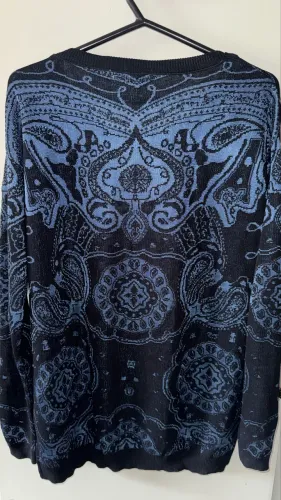 Blusa de Tricô Estampada Azul e Preta