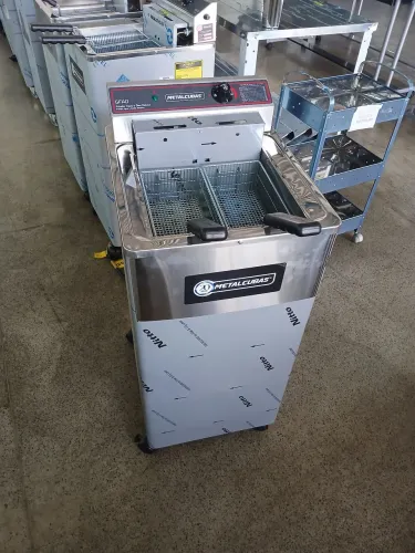 Fritadeira Elétrica Metalcubas GFAO 30 5000W 