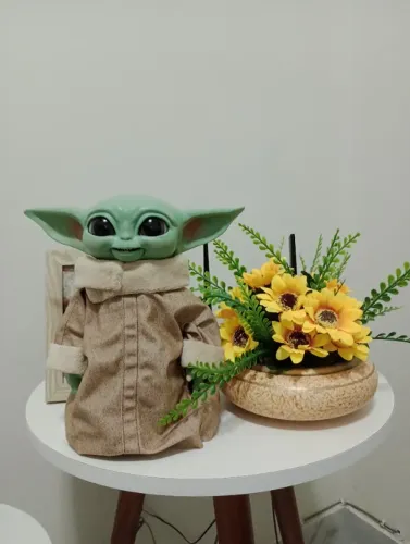 Vendo baby yoda original com movimentos