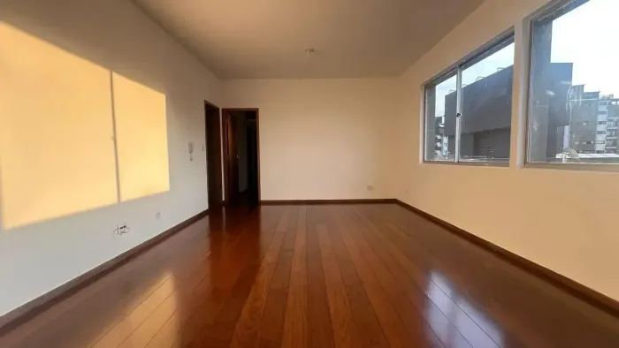 Excelente apartamento no baorro Serra