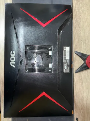 Monitor Gamer AOC Hero 23,8" Full HD, Wide, 144 Hz, 1ms, FreeSync, HDMI e DP, IPS, 24G2/BK