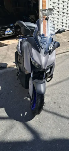 Yamaha Xmax 250 ABS 2021/2022 - Cinza (Roda Azul) + Acessórios