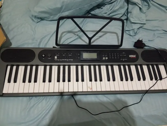 Teclado músical 5 oitavas