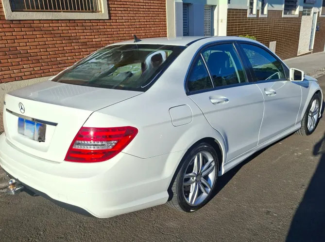 Mercedes-Benz C-180 CGI Sport 1.6 TB 16V 156cv Aut. 2014