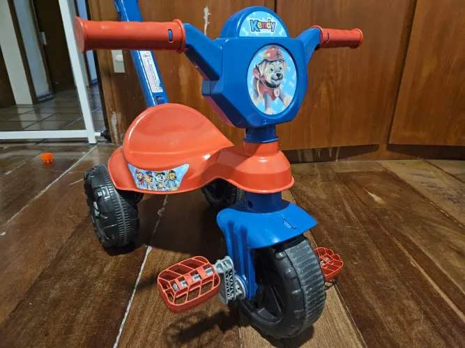 Triciclo infantil 