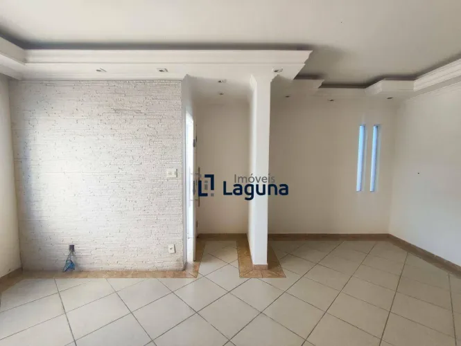 Sobrado com 3 dormitórios, sendo 1 suíte, 2 vagas à venda, 172 m² por R$ 890.000 - Vila Va
