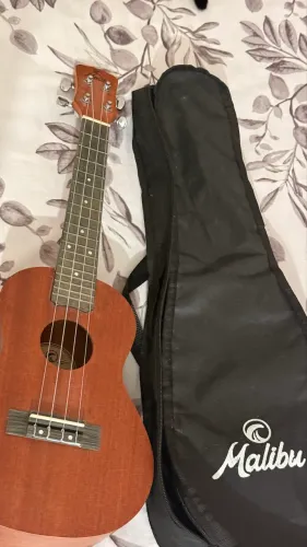 Ukulele Malibu Concert 23 Sapele Natural Com Bag
