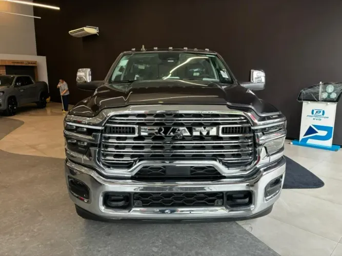 Ram 3500 Limited Longhorn 6.7 TB CD Diesel 2025