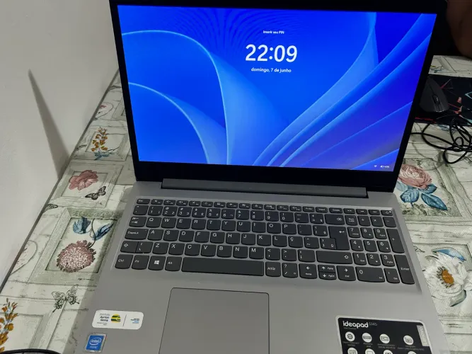 Notebook Lenovo Ideapad S145 SSD 128GB com slot para HD/SSD SATA 2.5 + Teclado Goldentec
