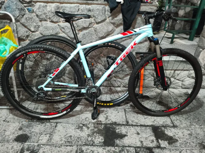 Bike Trek X Caliber 8 Aro 29 Tamanho 19 toda Sram com Rock Shox Recon