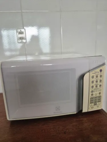 Microondas Eletrolux 31 Litros