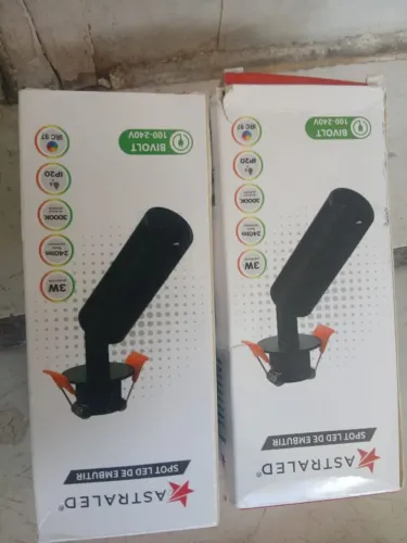 Spot de led , 2 unidades RS 50,00 cada
