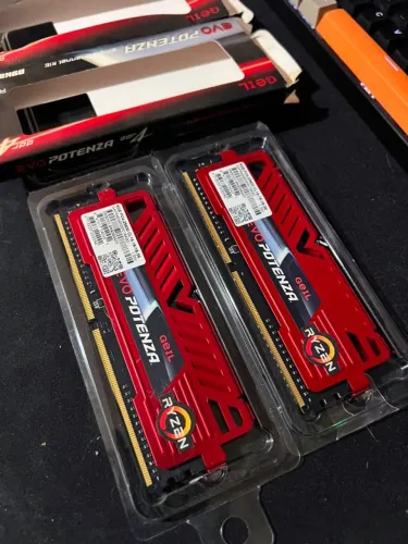 Kit Memória RAM 16GB (2x8GB) DDR4 GeIL Evo Potenza 3200MHz - Edição Ryzen